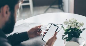 Părintele Spiridon Vasilakos – De ce nu ne căsătorim cu telefonul mobil?